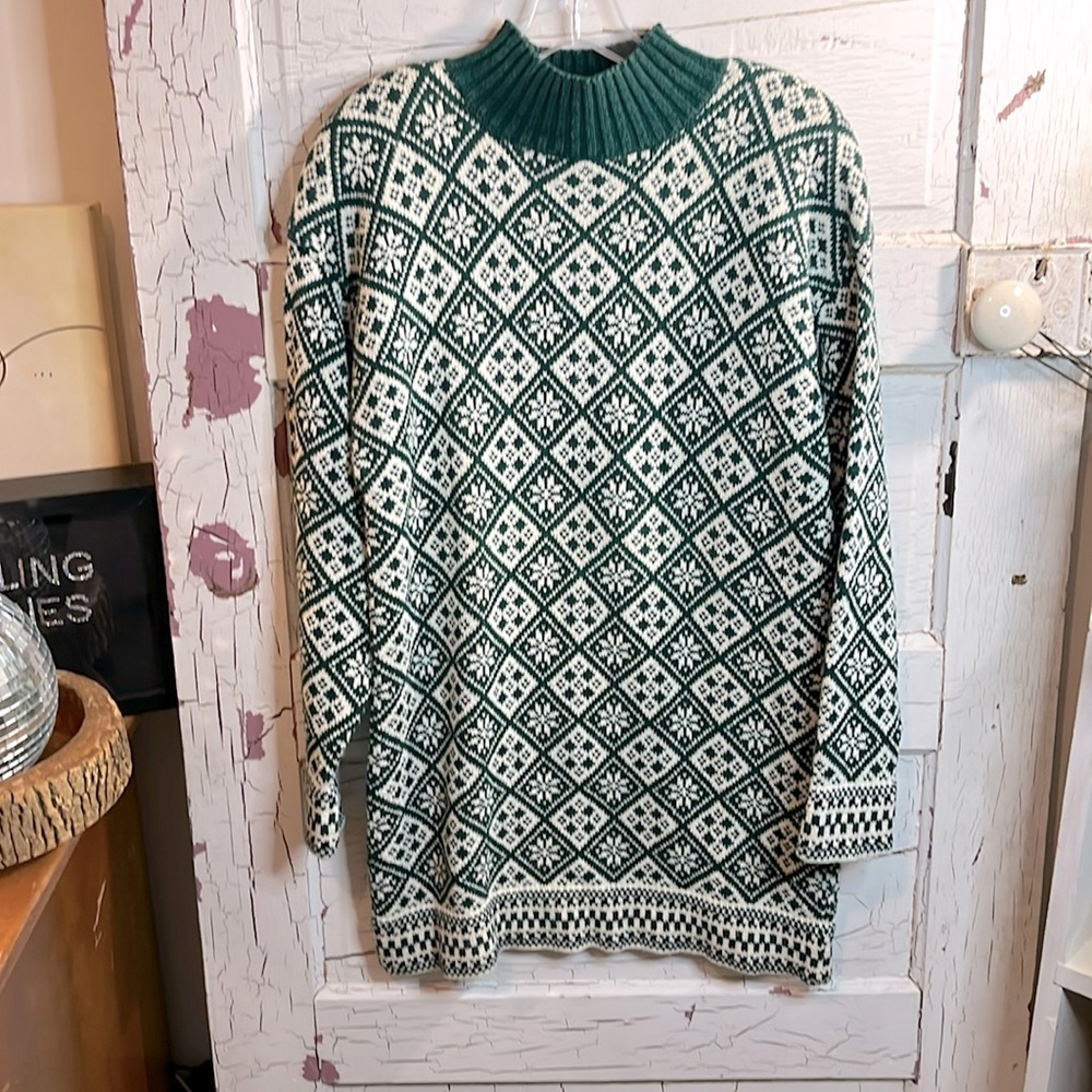 Vintage WEATHERVANE Green and White Fair Isle Sweater Dress. Size Small.